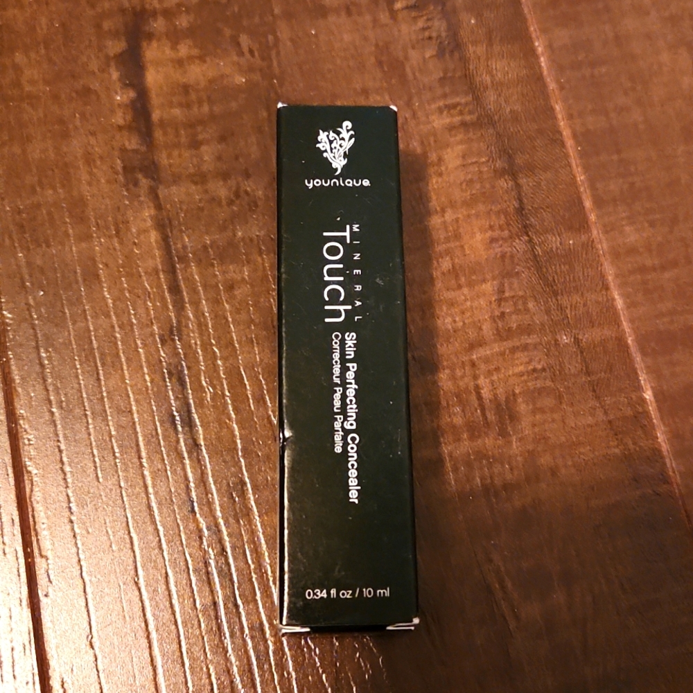 Younique skin perfecting concealer